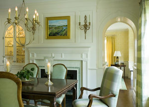 Graceful Decorations for Traditional Dining Room Walls