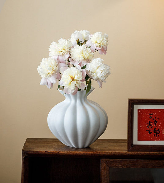 Handmade Water Holding Flower Vases, Modern Black Flower Vase Centerpiece on Table, Porcelain Flower Vases, Ceramic Bouquet Vases-Silvia Home Craft