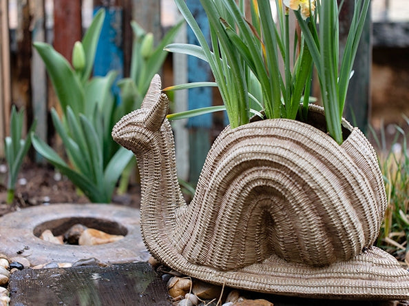 Cute Snail Statues, Garden Animal Statues, Snail Flowerpot for Garden Decoration, Unique Modern Garden Sculptures, Creative Villa Outdoor Gardening Ideas-Silvia Home Craft