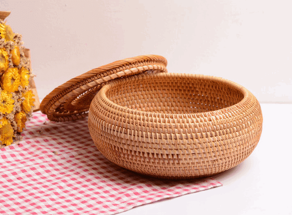 Woven Storage Basket with Lid, Rattan Round Storage Basket, Storage Basket for Kitchen, Picnic Storage Basket-Silvia Home Craft