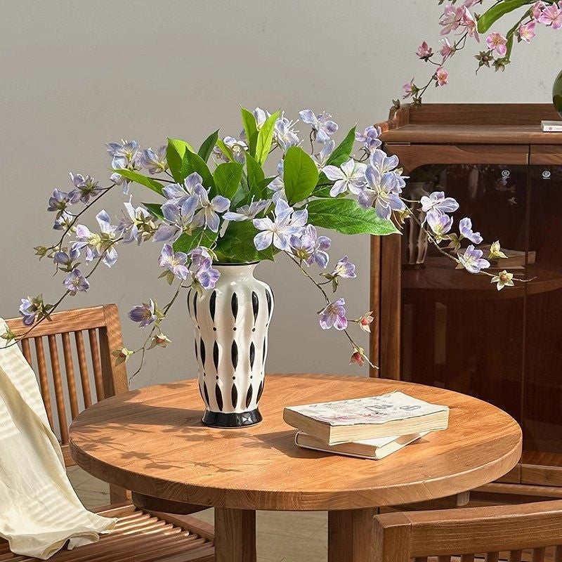 Modern Flower Vases On Table Handmade Glass Water Holding Vase Contemporary Table Decor For Fresh Blooms Minimalist Home Styling Elegant Dining Table Centerpiece