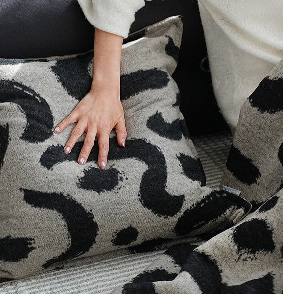 Modern Sofa Pillows for Couch, Contemporary Modern Sofa Pillows, Decorative Throw Pillows for Bedroom, Large Modern Pillow for Bedroom-Silvia Home Craft