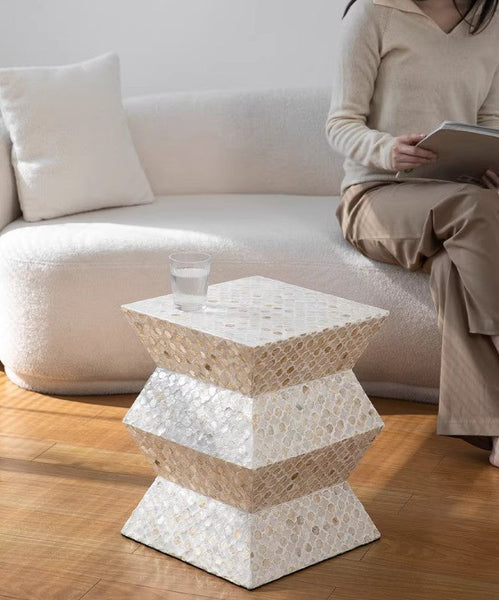 Portable Casual Side Table, Shell Small Sofa Side Table, Unique Small End Table, Contemporary Round Side Table, Creative Coffee Table-Silvia Home Craft