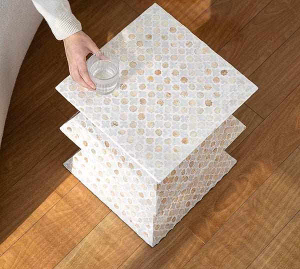 Portable Casual Side Table, Shell Small Sofa Side Table, Unique Small End Table, Contemporary Round Side Table, Creative Coffee Table-Silvia Home Craft