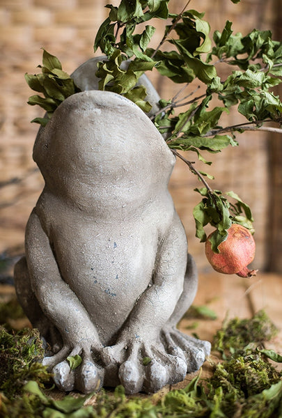 Frog Flowerpot for Garden Decoration, Beautiful Cute Frog Statues, Garden Animal Statues, Unique Modern Garden Sculptures, Creative Villa Outdoor Gardening Ideas-Silvia Home Craft